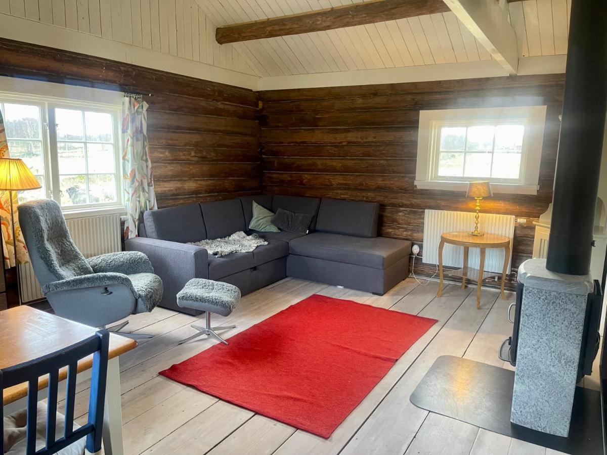 Backgardens Timmerstuga Falköping Extérieur photo